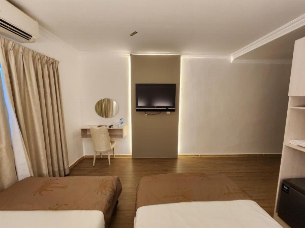 Sharjah International Airport Hotel image 15