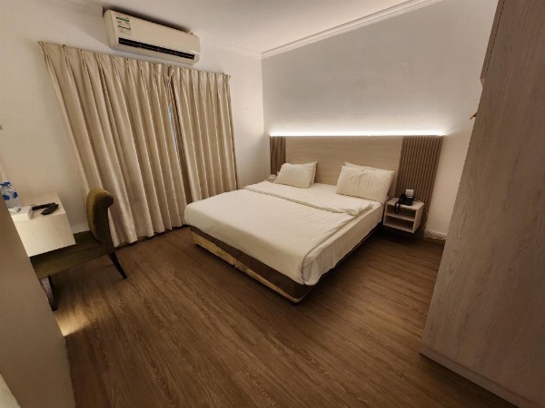 Sharjah International Airport Hotel image 9